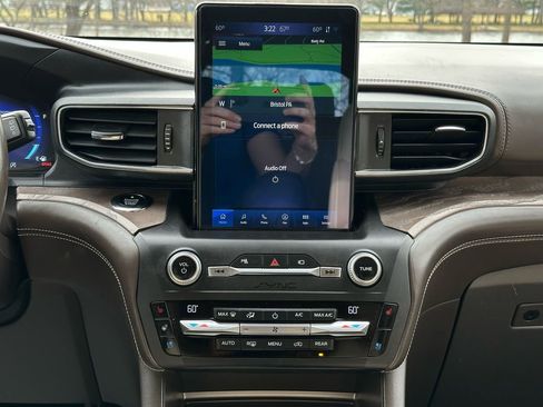 Used 2020 Ford Explorer Platinum image 19