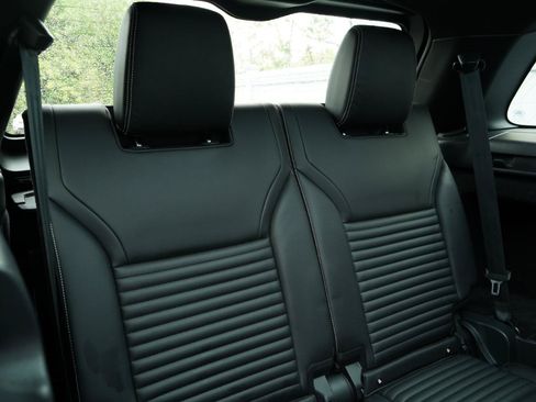 Used 2023 Land Rover Discovery S R-Dynamic AWD/4WD image 62