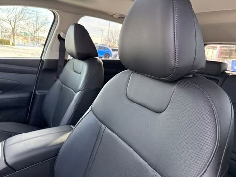 Certified 2025 Hyundai Tucson SEL image 12