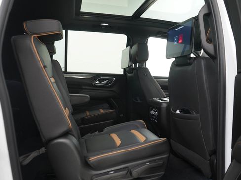 Used 2023 GMC Yukon XL AT4 w/ AT4 Premium Package AWD/4WD image 12
