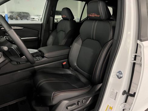 New 2025 Honda Pilot TrailSport image 24