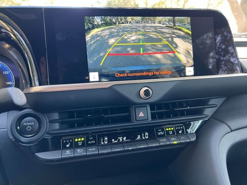 Used 2025 Toyota Crown XLE image 20