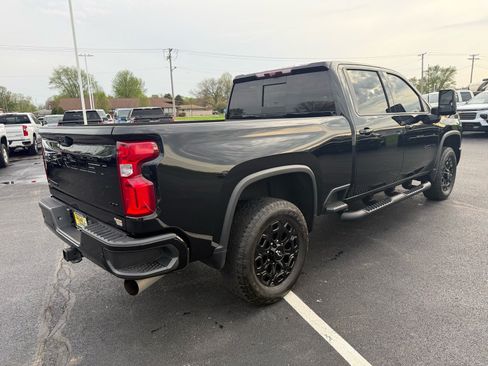 Used 2024 Chevrolet Silverado 2500 LTZ w/ LTZ Plus Package AWD/4WD image 4