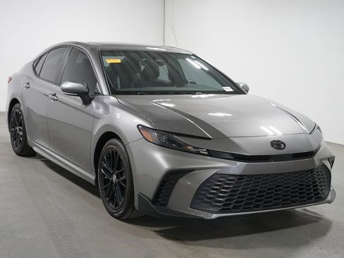 Used 2025 Toyota Camry SE w/ Multimedia Upgrade Package image 3