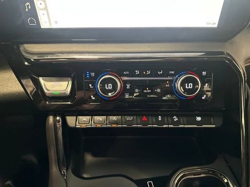 Used 2023 GMC Sierra 1500 AT4 AWD/4WD image 18