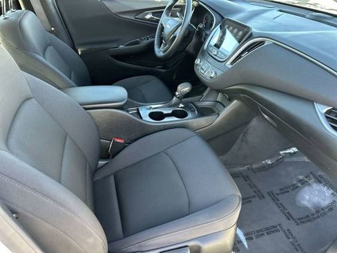 Used 2025 Chevrolet Malibu RS image 12