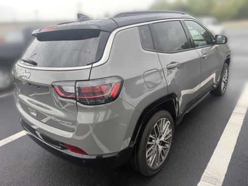 Used 2023 Jeep Compass Limited w/ Elite Group AWD/4WD image 3