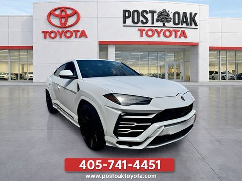Used 2020 Lamborghini Urus AWD/4WD image 11