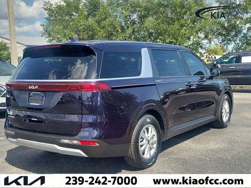 Certified 2023 Kia Carnival LX FWD image 6