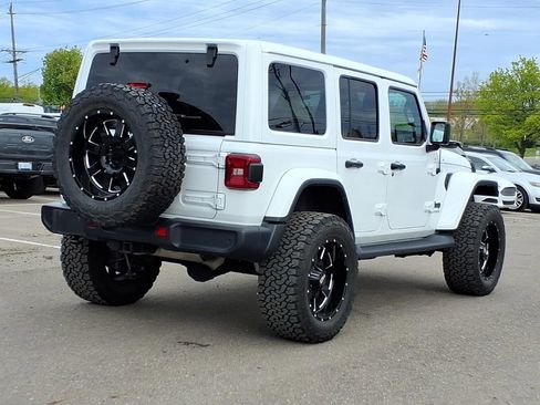 Used 2021 Jeep Wrangler Unlimited Sahara AWD/4WD image 5