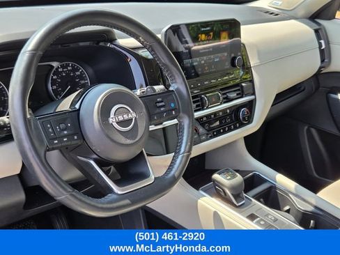 Used 2023 Nissan Pathfinder SL w/ SL Premium Package AWD/4WD image 9