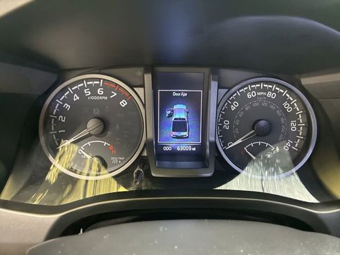 Used 2022 Toyota Tacoma TRD Sport image 26
