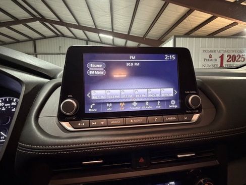 Used 2024 Nissan Rogue SV image 17