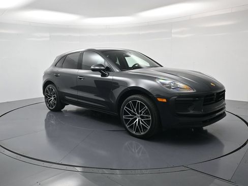Used 2026 Porsche Macan AWD/4WD image 32