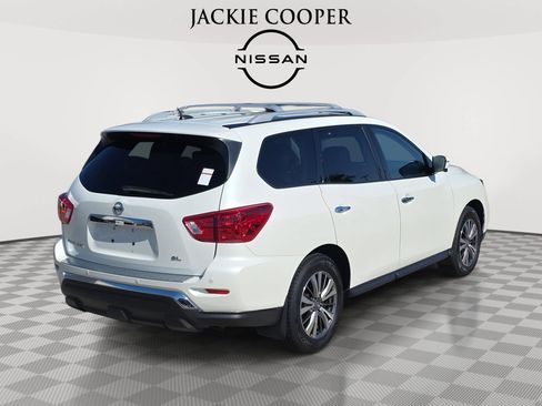 Used 2018 Nissan Pathfinder SL FWD image 5