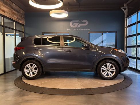 Used 2018 Kia Sportage LX AWD/4WD image 2