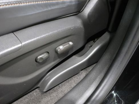 Used 2022 Chevrolet Trax LT w/ Premium Seat Package image 12