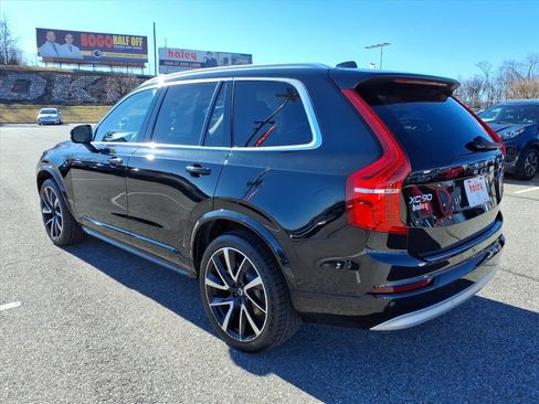 Used 2022 Volvo XC90 T6 Momentum image 7