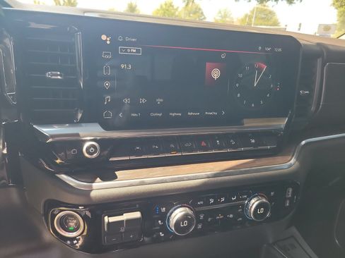 Used 2022 GMC Sierra 1500 SLT AWD/4WD image 18