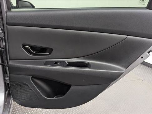 Used 2025 Hyundai Elantra Sport FWD image 19