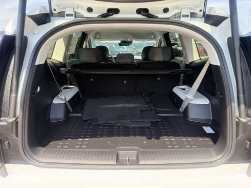 New 2026 Hyundai Ioniq 9 SEL image 16