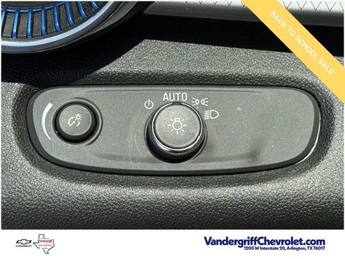 Used 2025 Chevrolet Trax LT w/ Driver Confidence Package FWD image 21