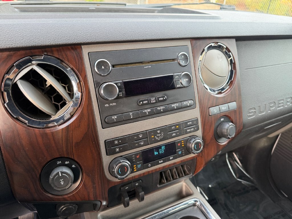 Used 2012 Ford F250 Lariat w/ Lariat Interior Pkg AWD/4WD image 33