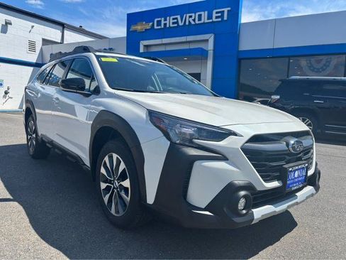 Used 2025 Subaru Outback Limited AWD/4WD image 14