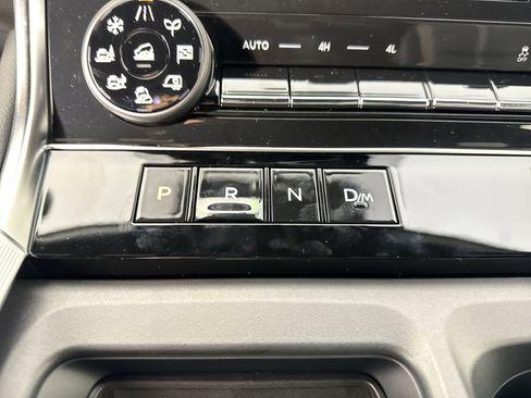 New 2026 Nissan Armada SL w/ Captain's Chari Seat Package AWD/4WD image 16