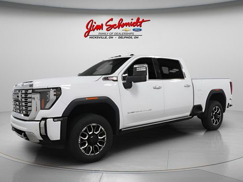 Used 2025 GMC Sierra 2500 Denali w/ Denali Reserve Package AWD/4WD image 2