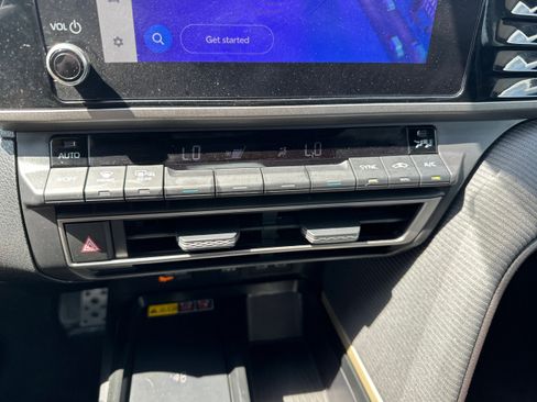 Used 2025 Toyota Camry SE FWD image 29