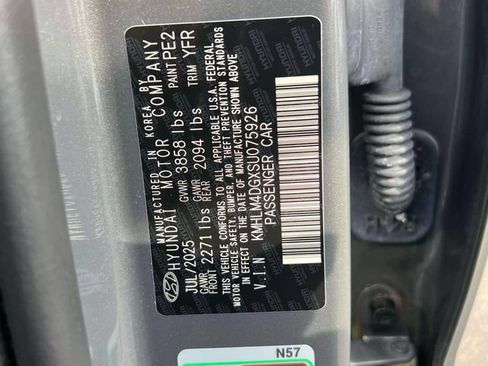 Certified 2025 Hyundai Elantra Sport FWD image 17