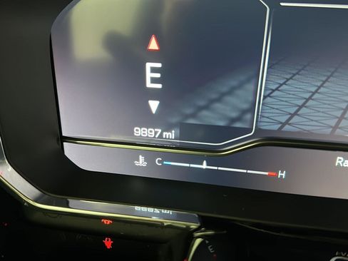 Used 2024 GMC Sierra 3500 SLE w/ SLE Convenience Package image 11