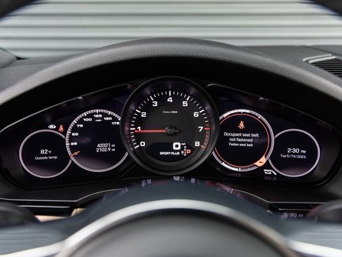 Certified 2022 Porsche Cayenne Coupe AWD/4WD image 13