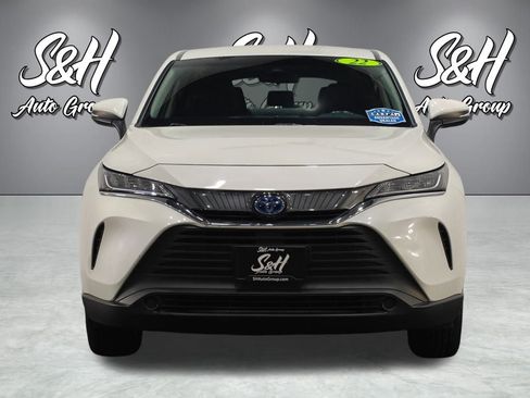 Used 2022 Toyota Venza LE image 17