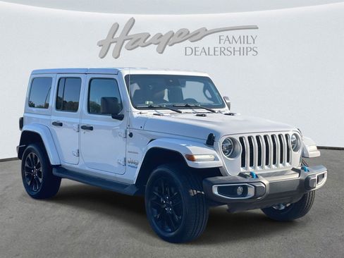 Used 2022 Jeep Wrangler Unlimited Sahara w/ Safety Group image 30