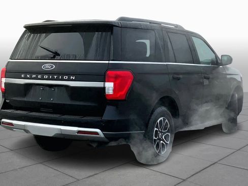 Used 2024 Ford Expedition XLT image 12
