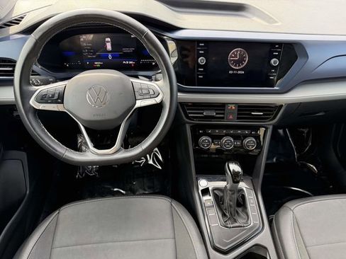 Used 2024 Volkswagen Taos SE image 14