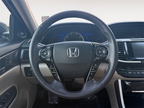 Used 2017 Honda Accord EX-L image 12