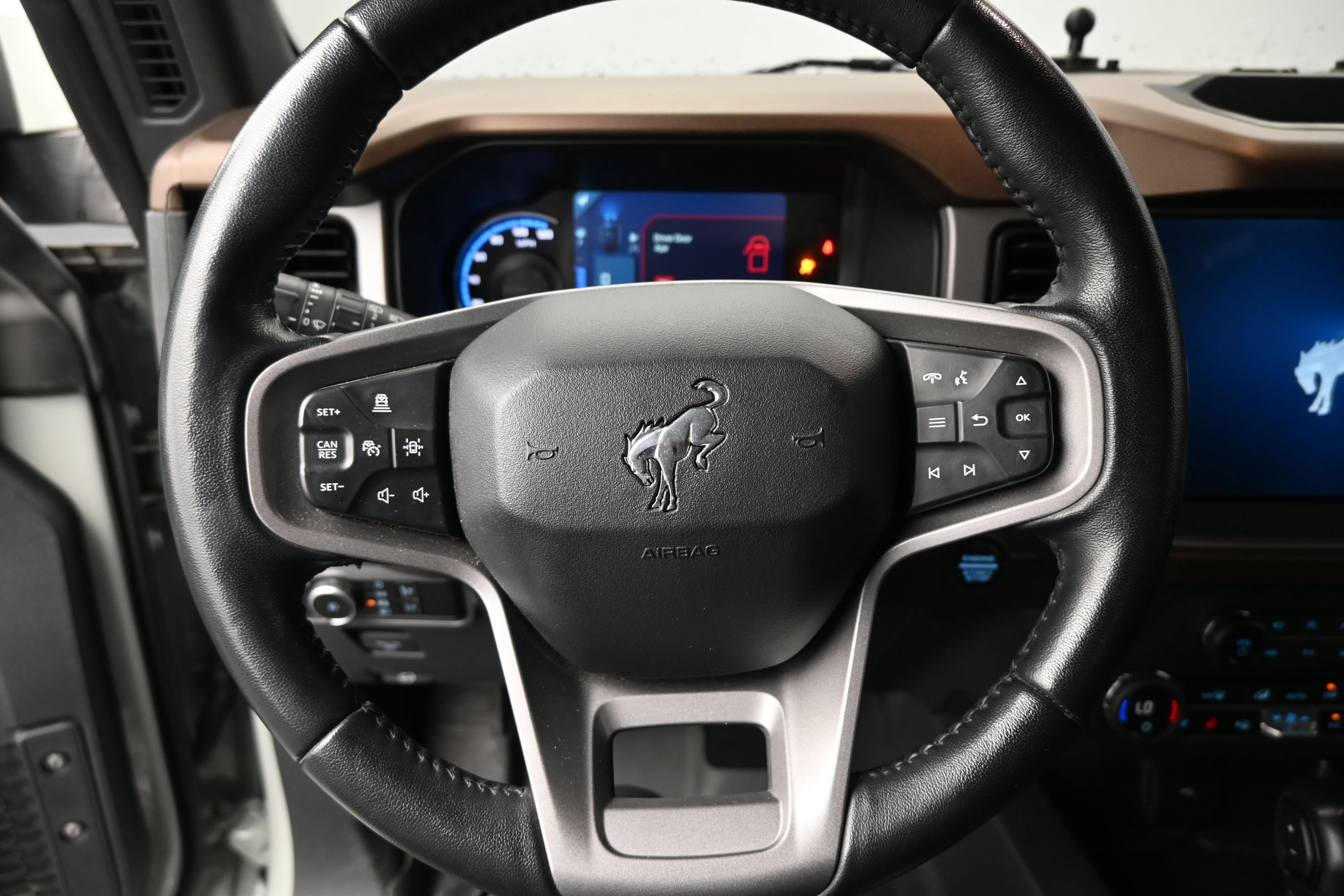 Used 2023 Ford Bronco Outer Banks AWD/4WD image 13