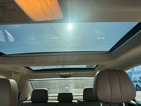 Used 2010 Mercedes-Benz E 350 4MATIC Sedan image 12