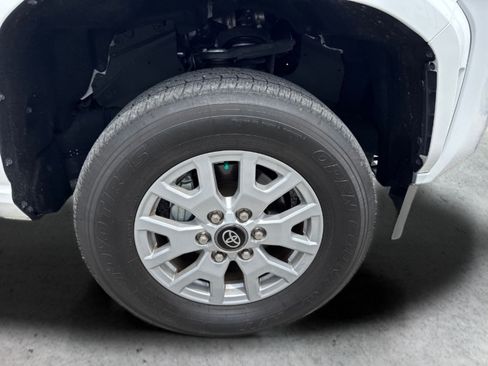 Used 2024 Toyota Tacoma SR5 AWD/4WD image 38