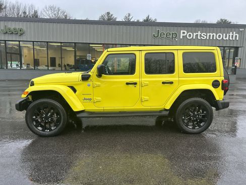 Used 2023 Jeep Wrangler Sahara w/ Cold Weather Group image 12