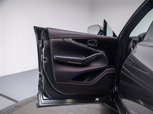 New 2026 Aston Martin DBX 707 image 27