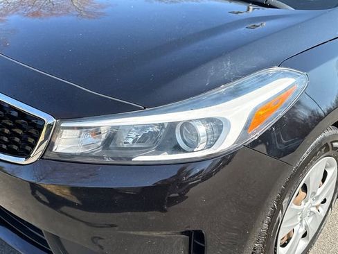 Used 2018 Kia Forte LX w/ LX Popular Package image 9