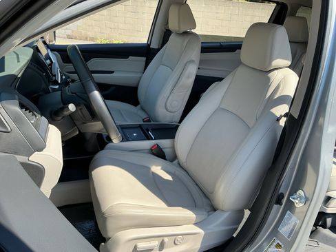 Used 2025 Honda Odyssey EX-L image 18