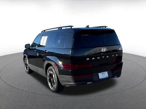 Used 2025 Hyundai Santa Fe SEL FWD image 10