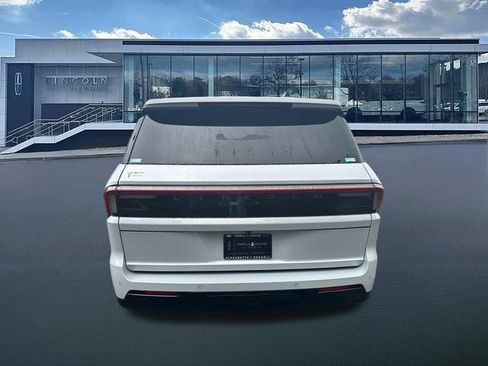 New 2026 Lincoln Navigator Premiere AWD/4WD image 7