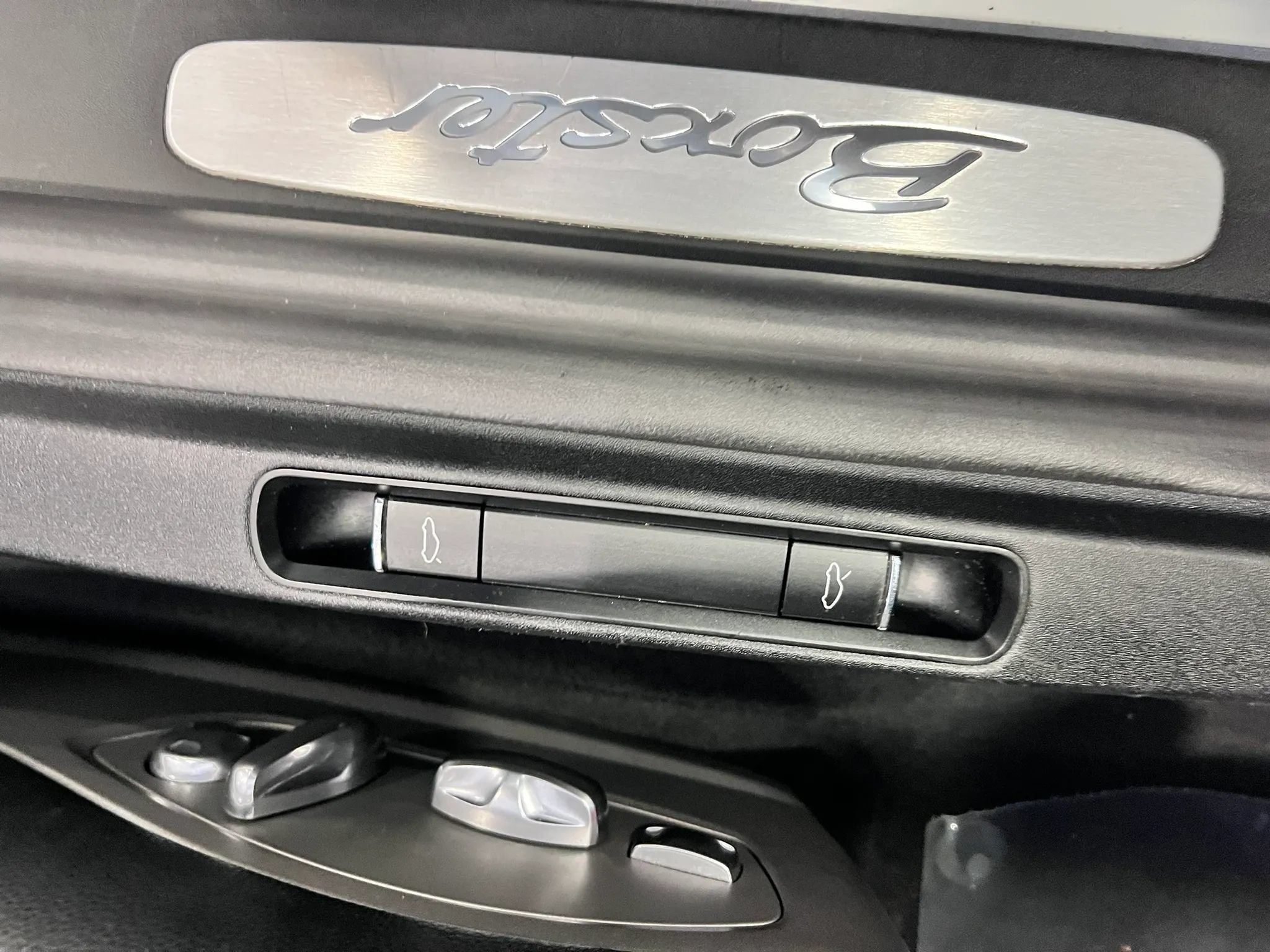 Used 2018 Porsche 718 Boxster RWD image 27