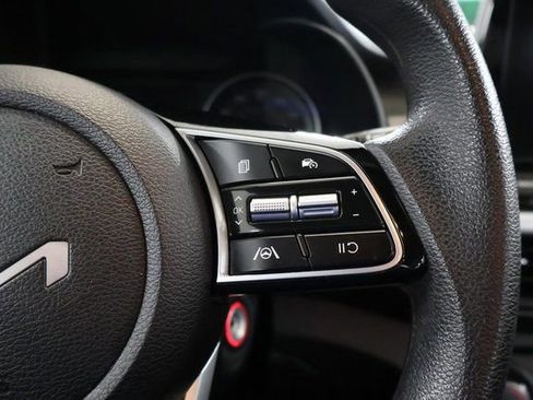 Used 2024 Kia Forte LXS image 17